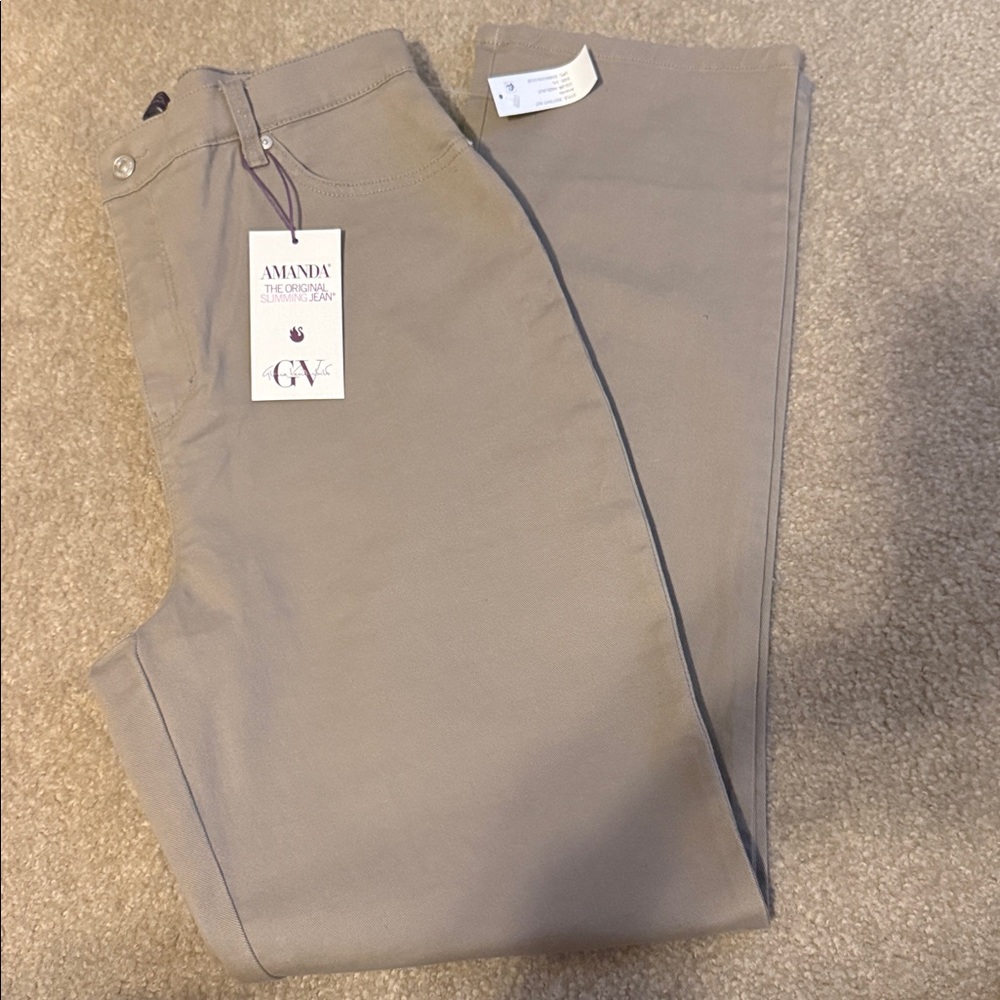 NWT Gloria Vanderbilt Hazelnut Amanda Straight Leg Jeans Size 14 Long